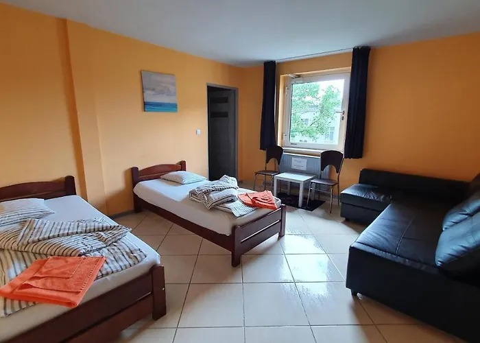 Hostel One Momotown